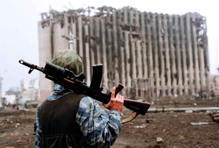 Из-за чего началась и чем закончилась Первая война в Чечне?