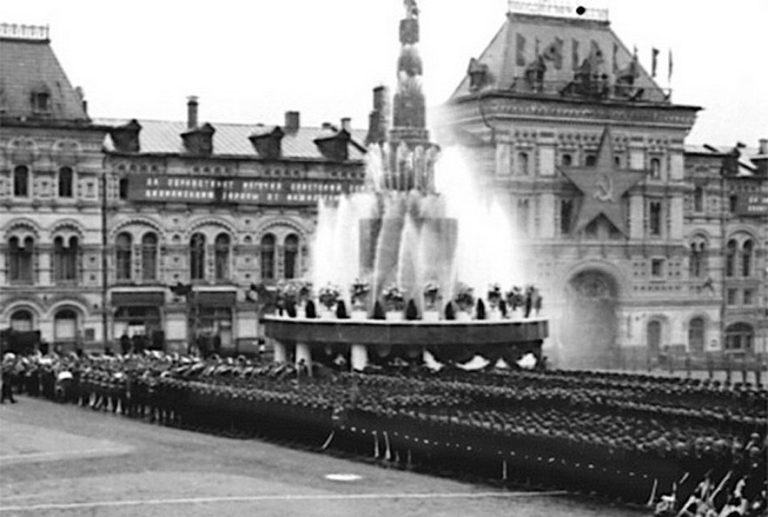 Куда исчез «Фонтан Победителей» с Красной площади