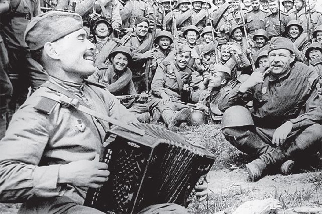 Зачем во время Великой Отечественной красноармейцы ставили немцам их любимые песни
